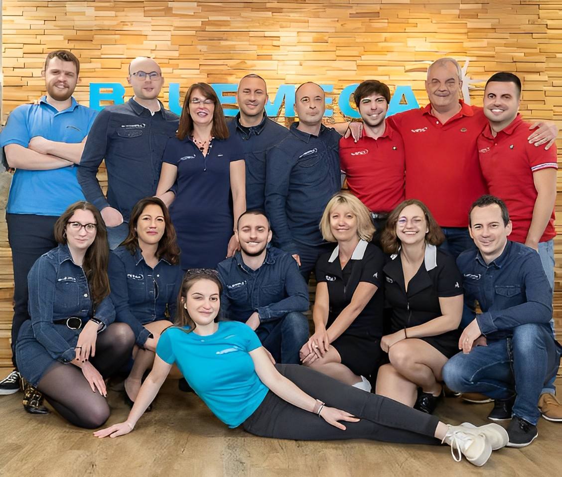 Equipe complet Bluemega